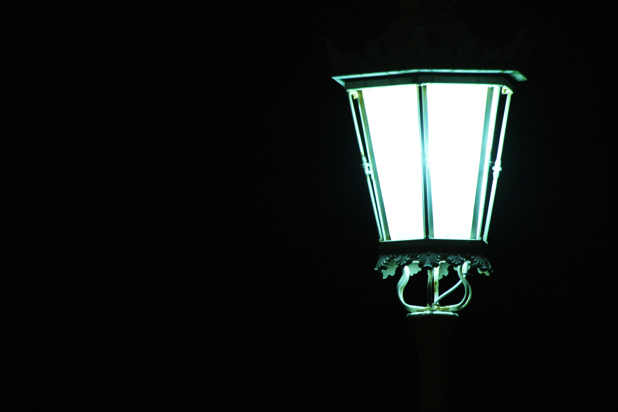 Canon EF 70-300mm F4-5.6 IS USM sample photo. Lightning photography