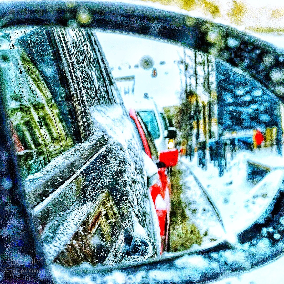 Sony a7 sample photo. Red spot in traffic photography