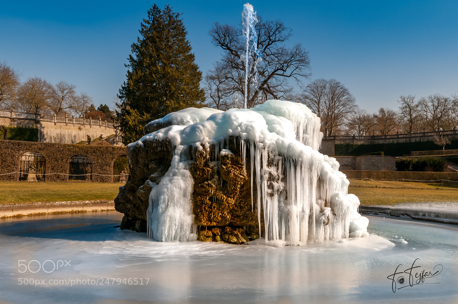 Nikon D300 sample photo. Frozen fountain at the photography