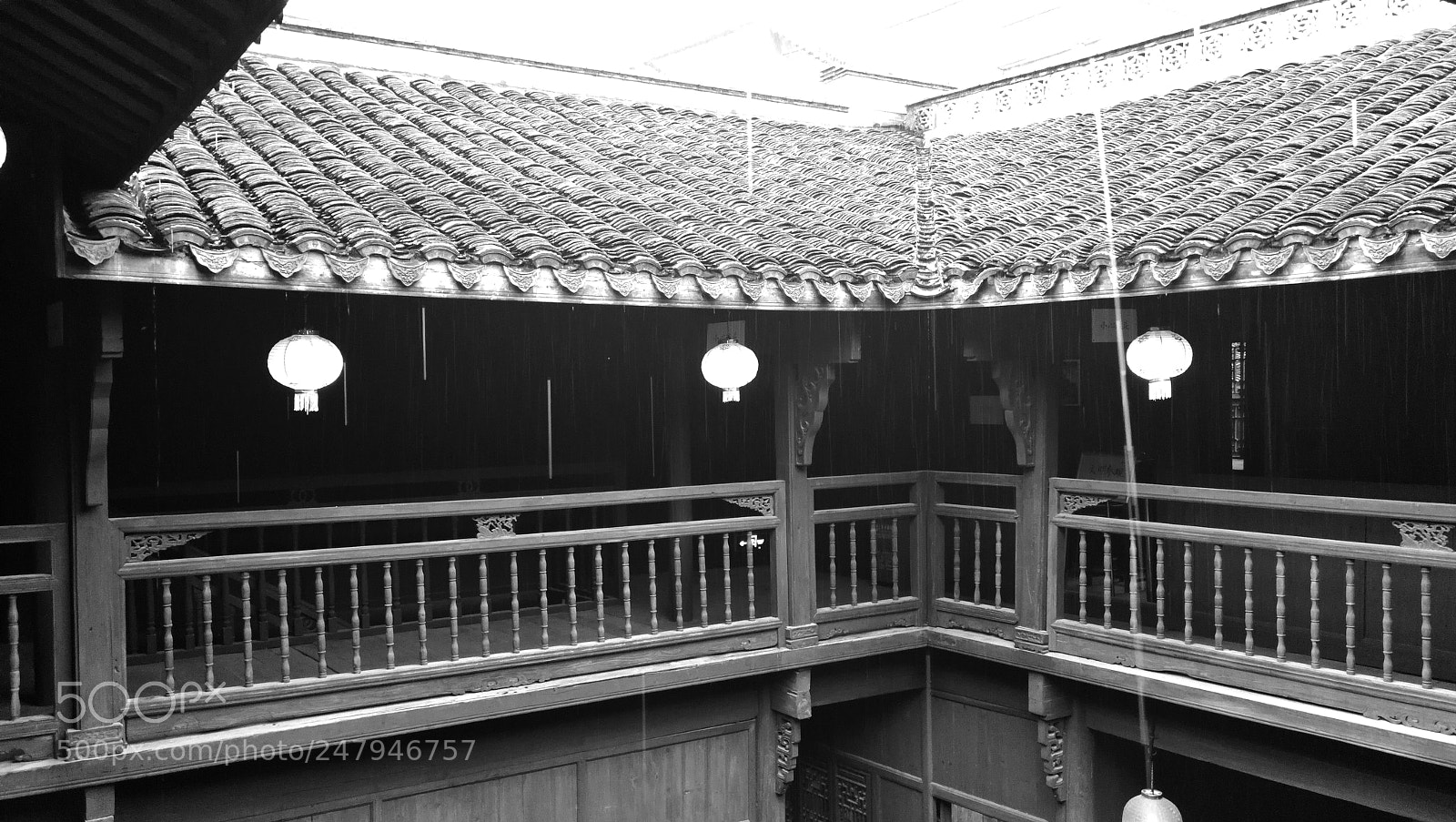HUAWEI P10 sample photo. Old house photography