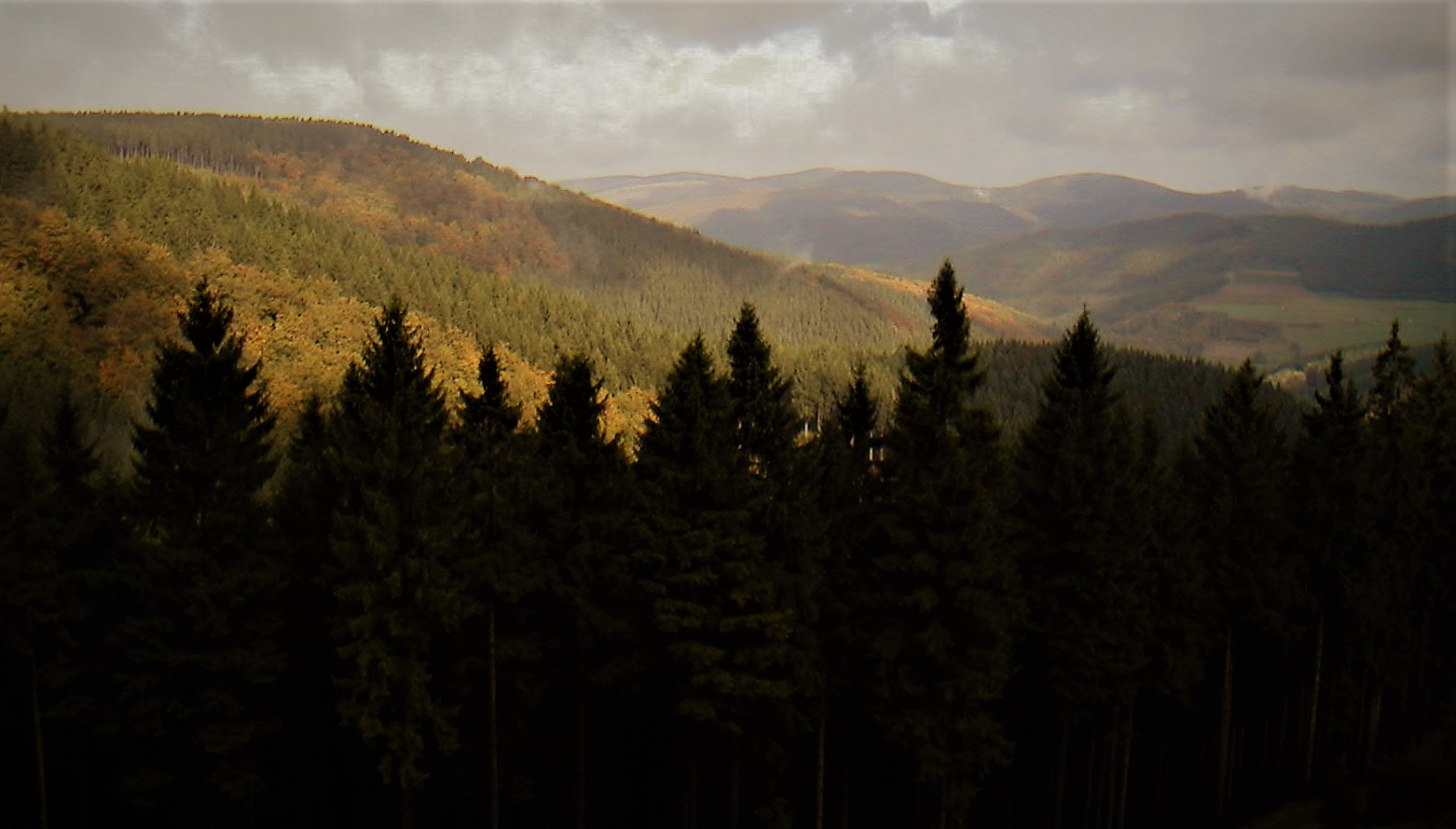 KONICA MINOLTA DiMAGE X sample photo. Mountainside photography
