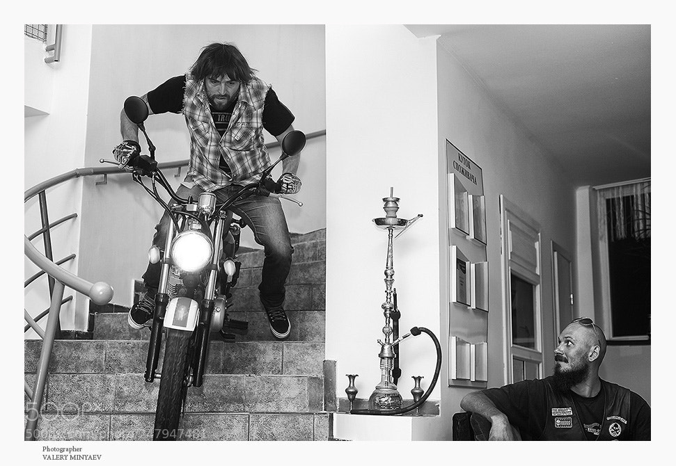 Nikon D700 sample photo. Racing up the stairs photography