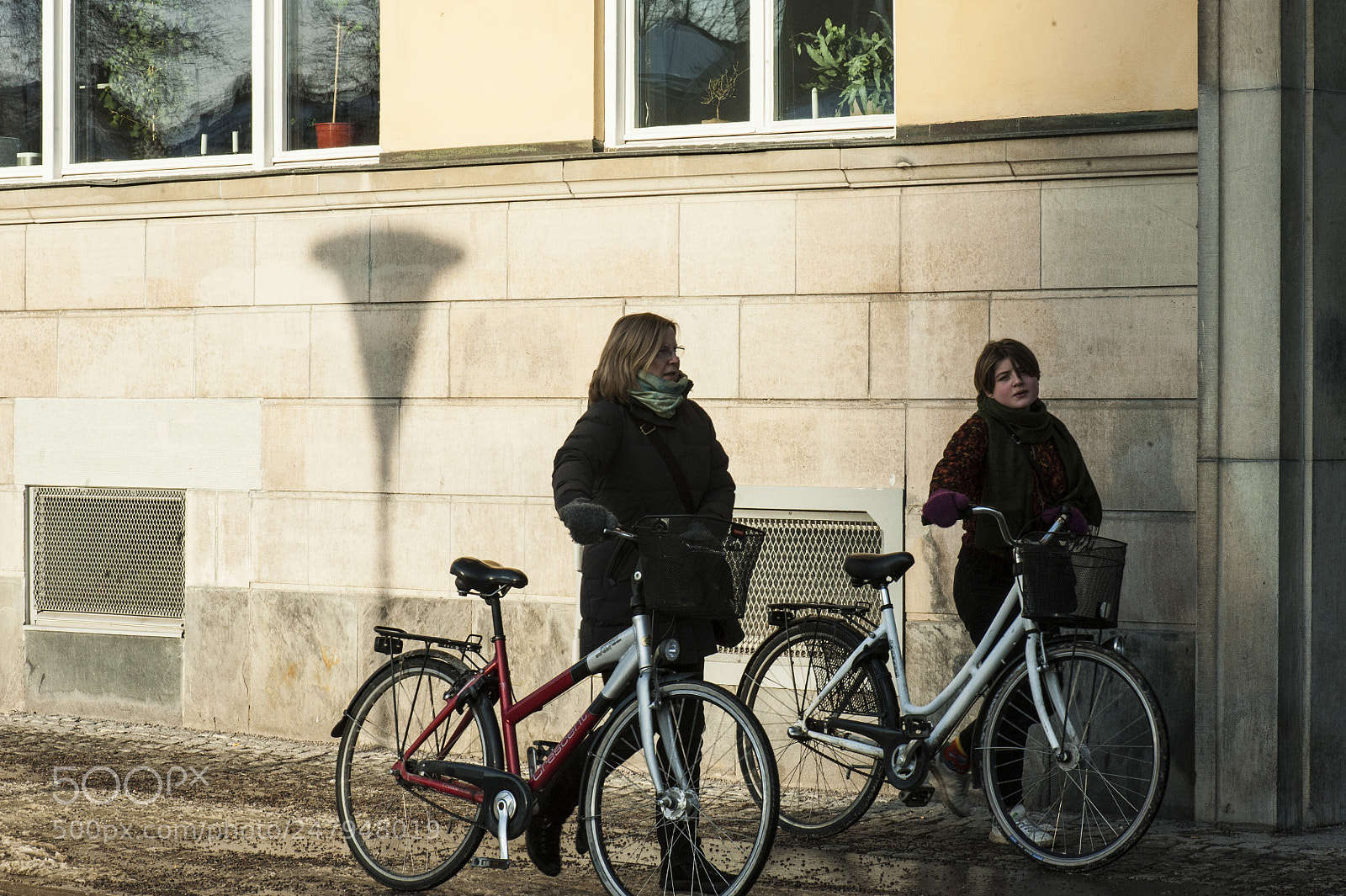 Nikon D700 sample photo. Two ladies walking with photography