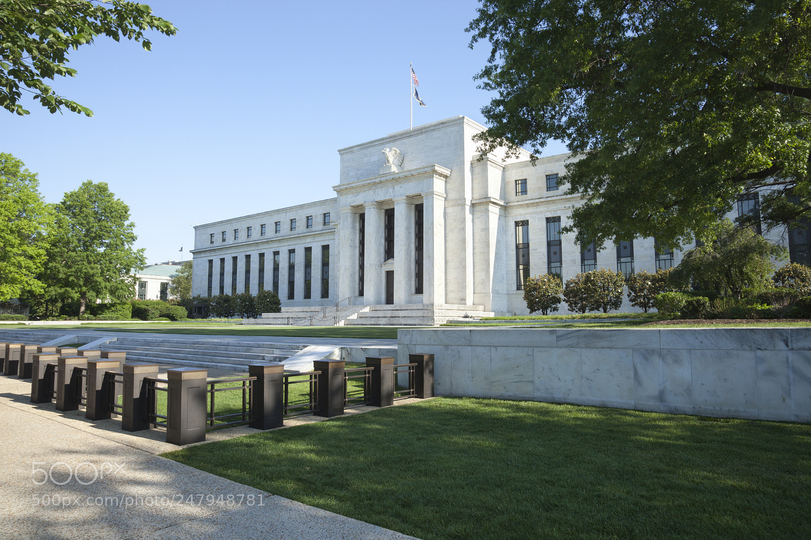 Canon EOS 5D Mark II sample photo. Federal reserve building in photography