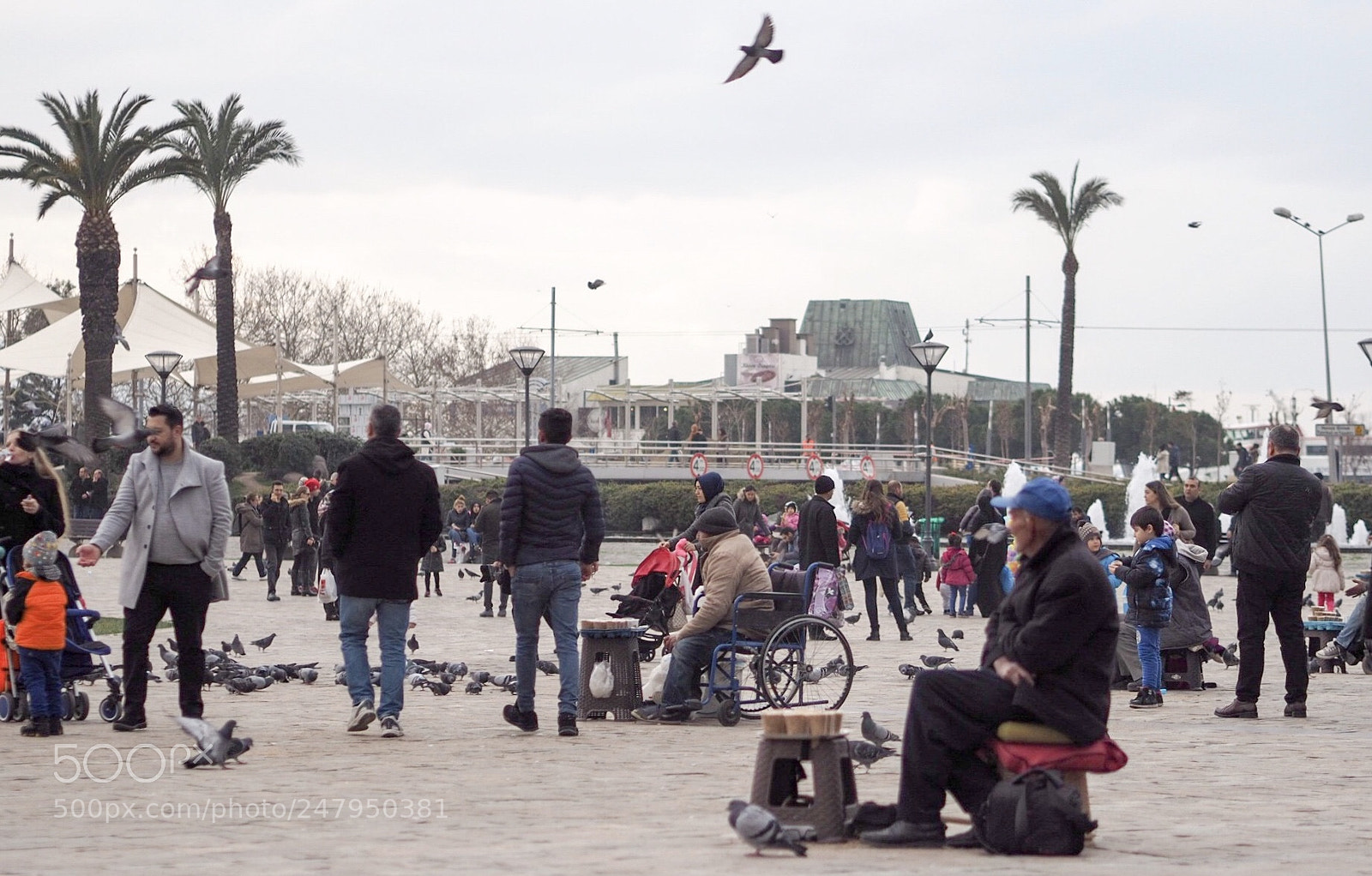 Olympus OM-D E-M10 sample photo. Konak meydanı | izmir photography