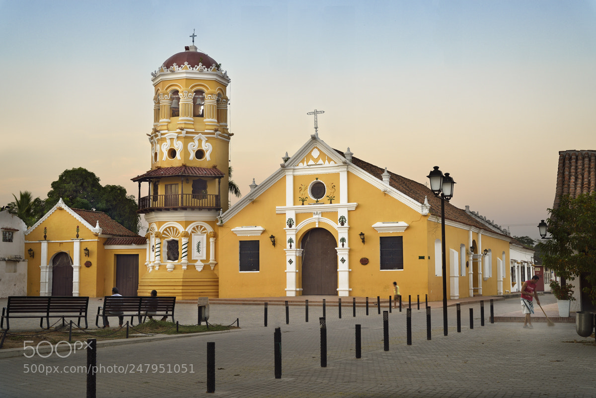 Nikon D810 sample photo. Iglesia santa barbara de photography