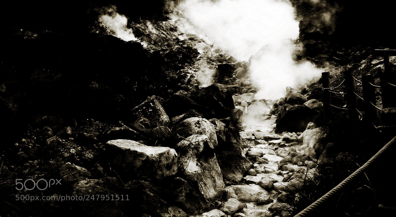 Fujifilm X-M1 sample photo. 火山の水蒸気 photography