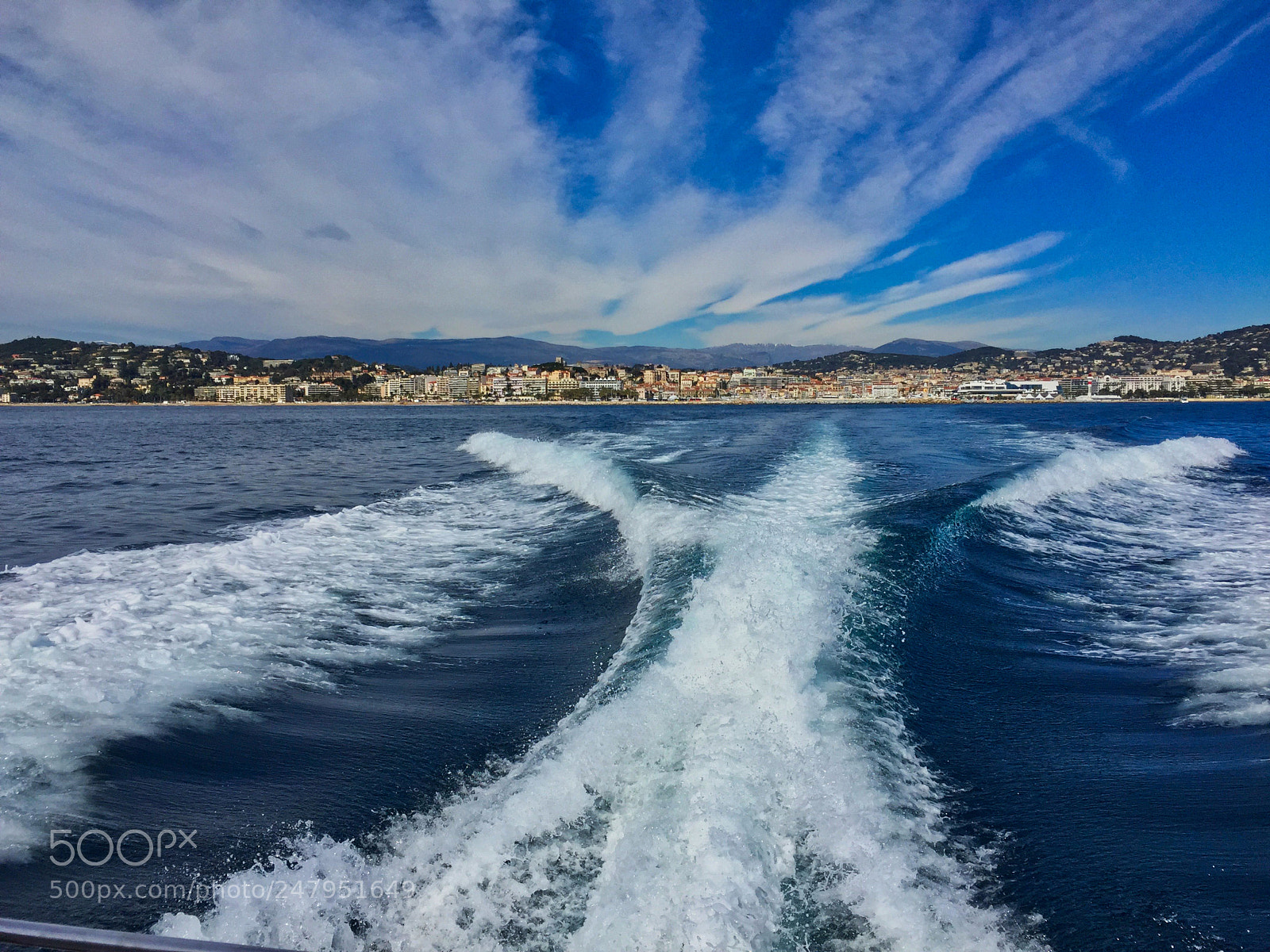 Apple iPhone 6 Plus sample photo. Waves of a boat photography