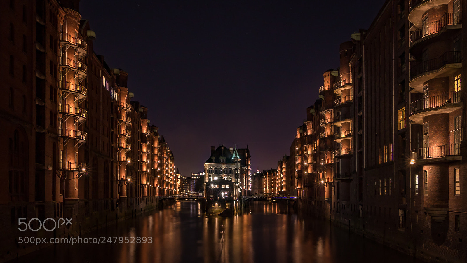 Canon EOS 77D (EOS 9000D / EOS 770D) sample photo. Hamburg - water castle photography