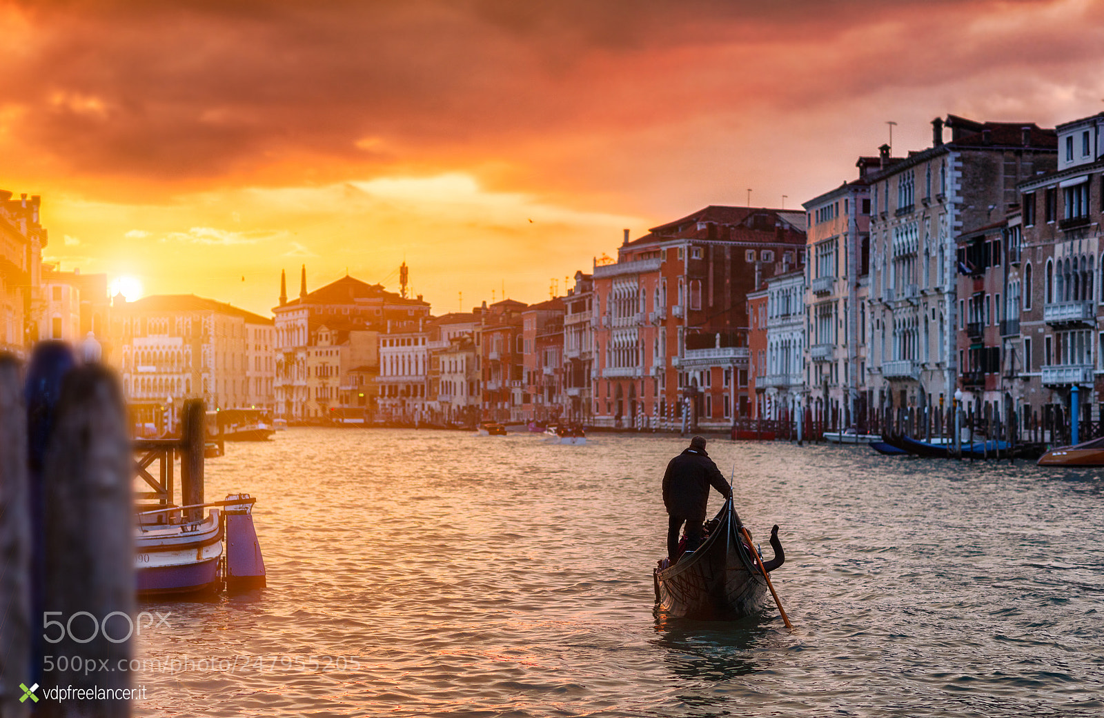Canon EOS 5DS sample photo. Sunset in venice photography
