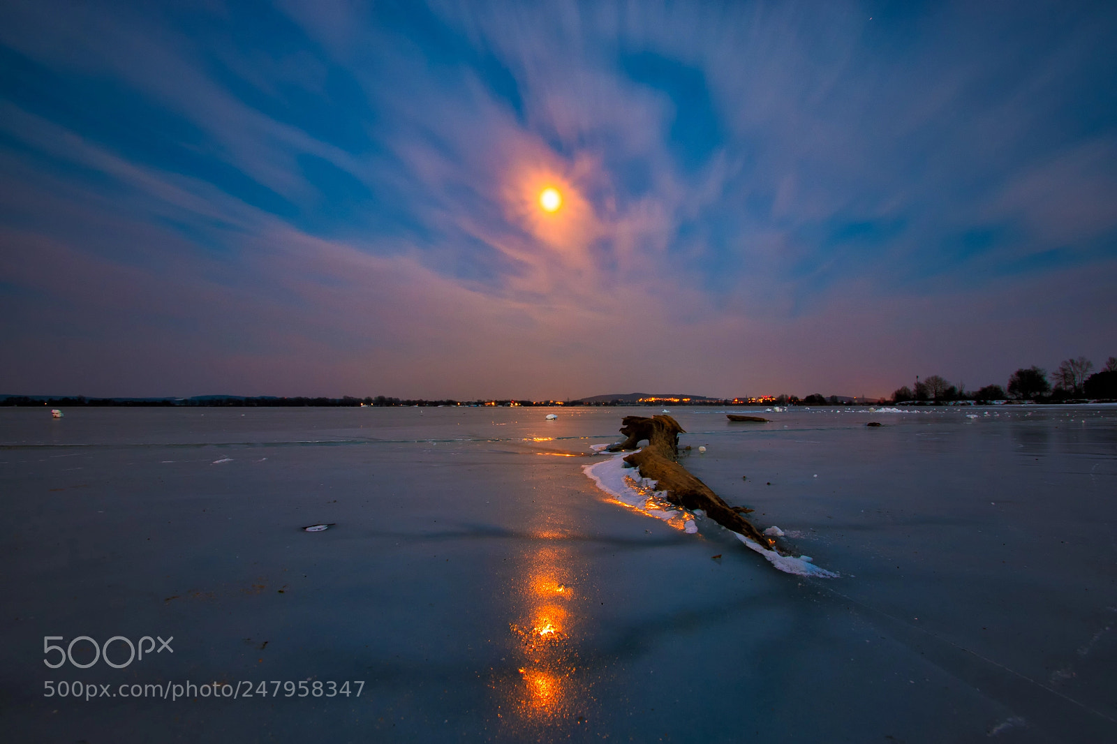 Canon EOS 7D Mark II sample photo. Der mond photography