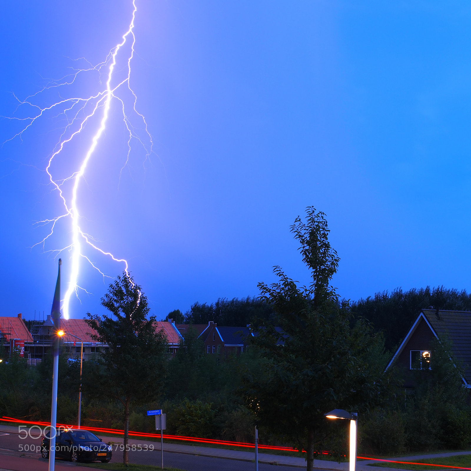 Olympus OM-D E-M5 sample photo. Lightning photography