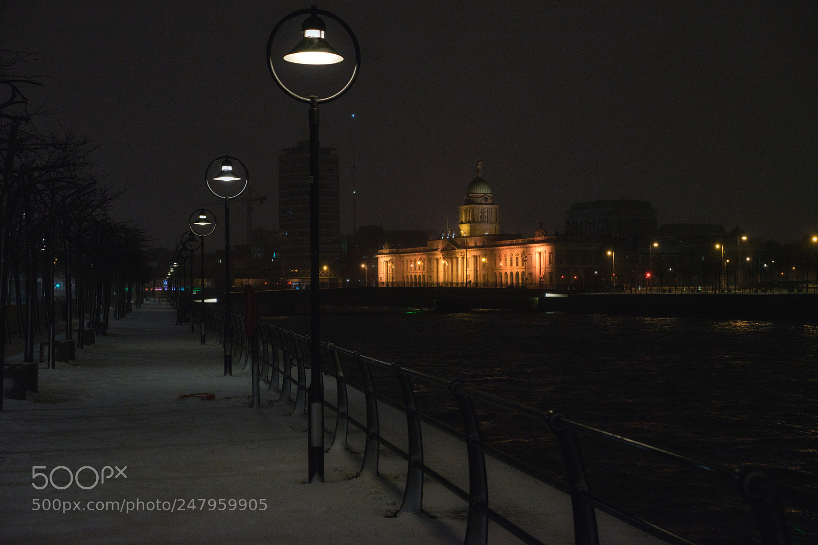 Sony a7 II sample photo. Snowy dublin quay photography