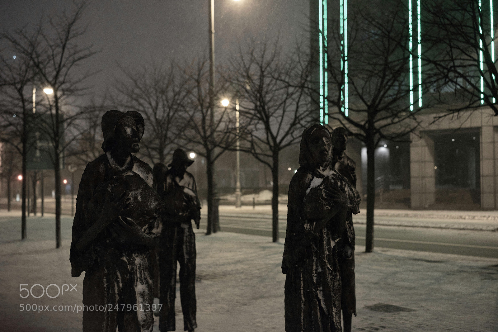 Sony a7 II sample photo. Famine memorial dublin photography