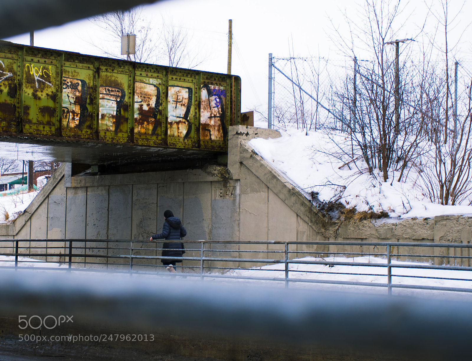 Nikon D7500 sample photo. Under the bridge, she photography