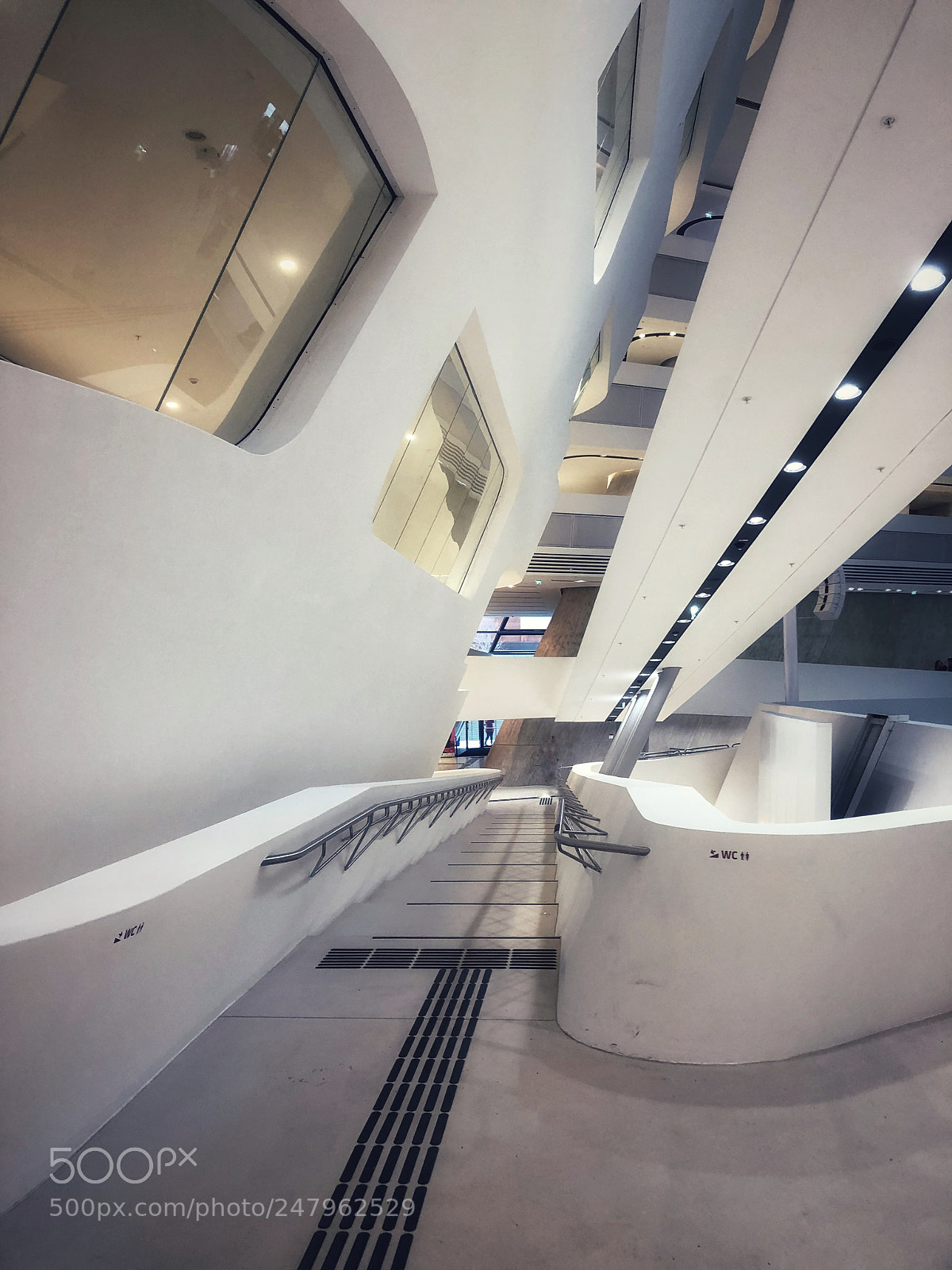 Apple iPhone 8 Plus sample photo. Wien, zaha hadid photography