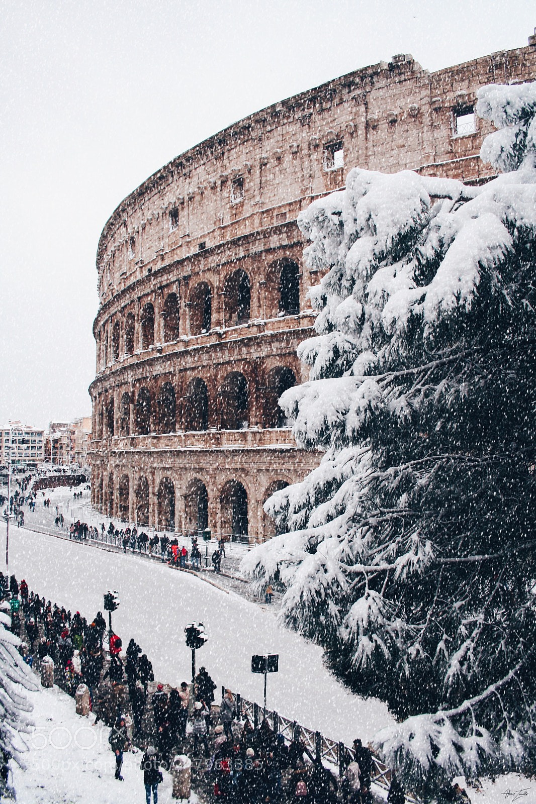 Canon EOS 350D (EOS Digital Rebel XT / EOS Kiss Digital N) sample photo. Snow in rome photography