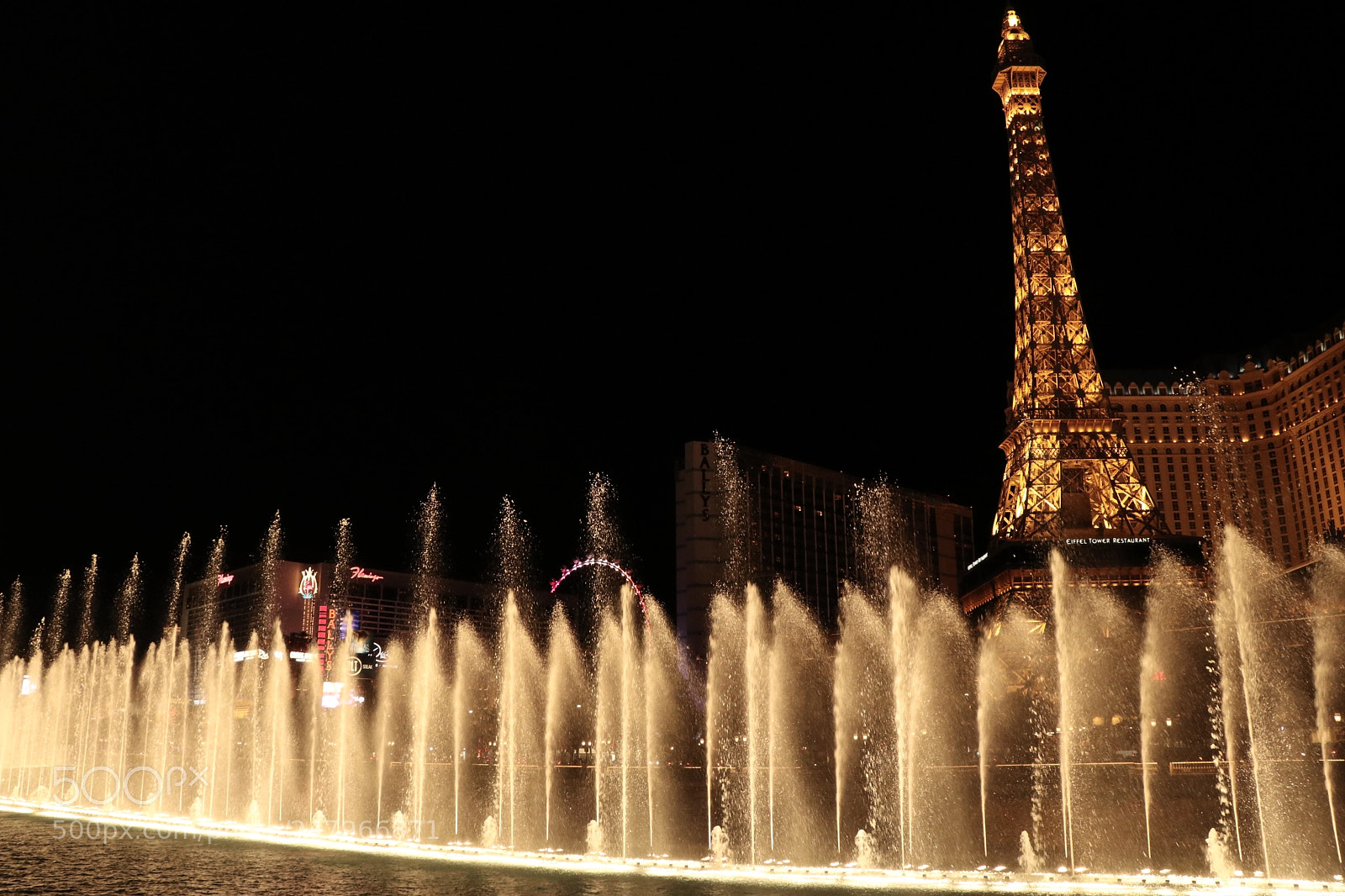Canon EOS 80D sample photo. Bellagio water show photography