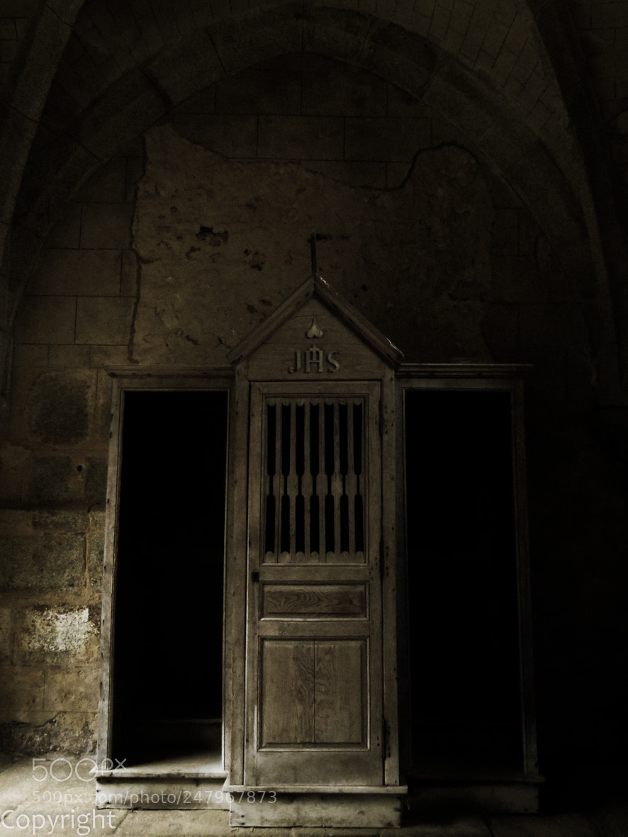 Canon PowerShot SX60 HS sample photo. Confesionario oradour photography