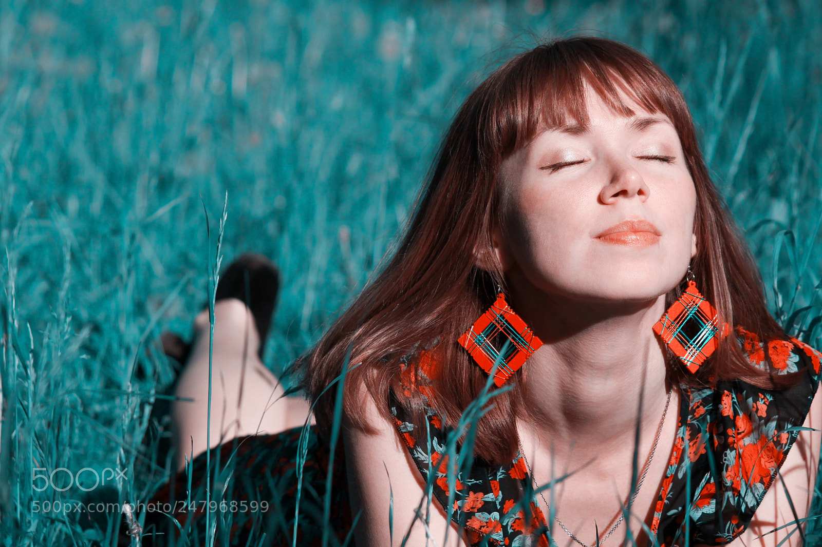 Canon EOS 50D sample photo. Girl on grass photography