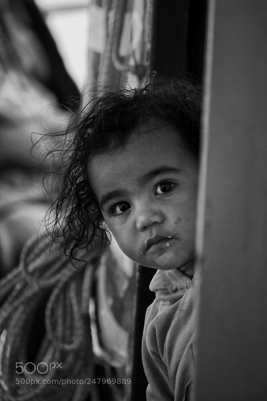 Canon EOS 400D (EOS Digital Rebel XTi / EOS Kiss Digital X) sample photo. Little girl, before a photography
