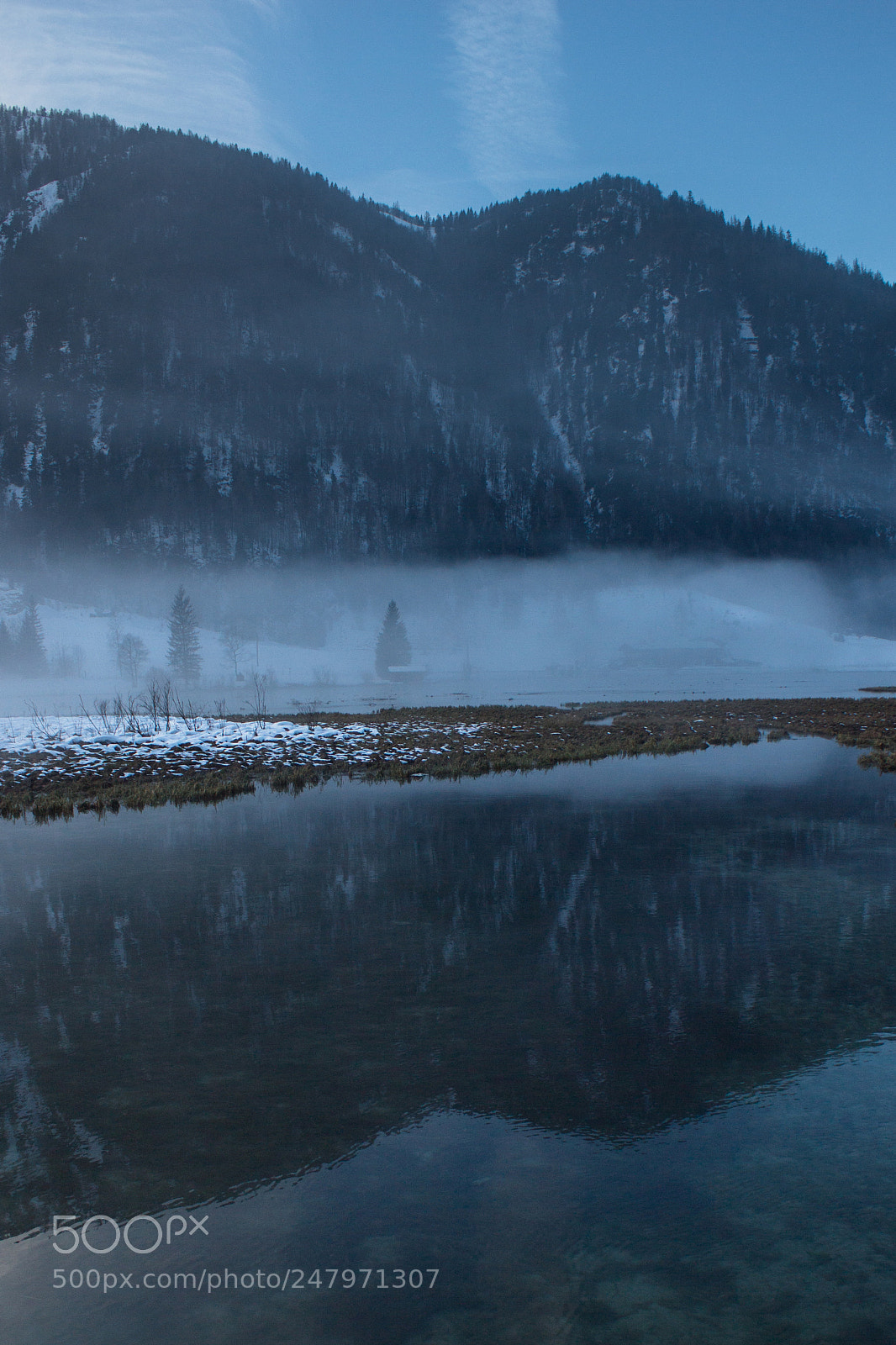 Canon EOS 650D (EOS Rebel T4i / EOS Kiss X6i) sample photo. Symmetric foggy afternoon photography