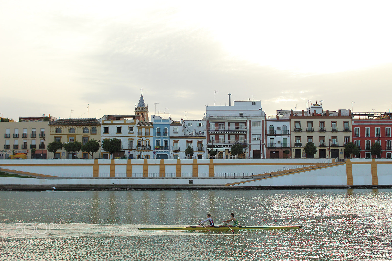 Canon EOS 1300D (EOS Rebel T6 / EOS Kiss X80) sample photo. Rowing in guadalquivir photography