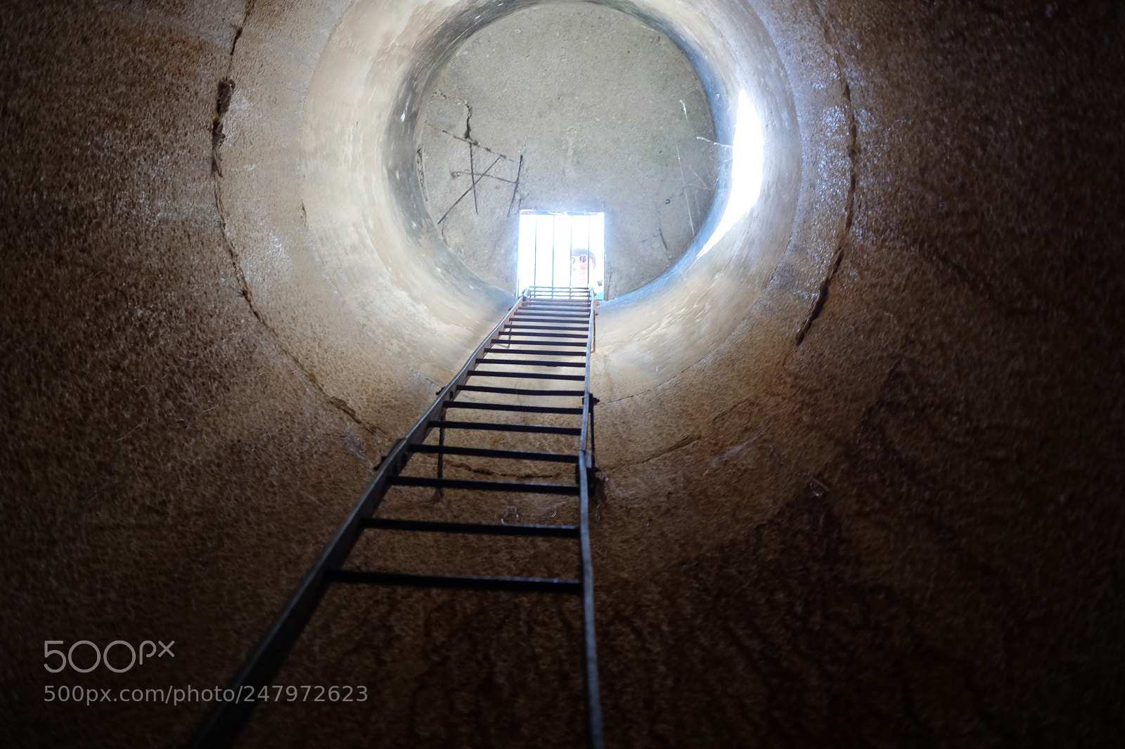Fujifilm X-M1 sample photo. Tunnel photography