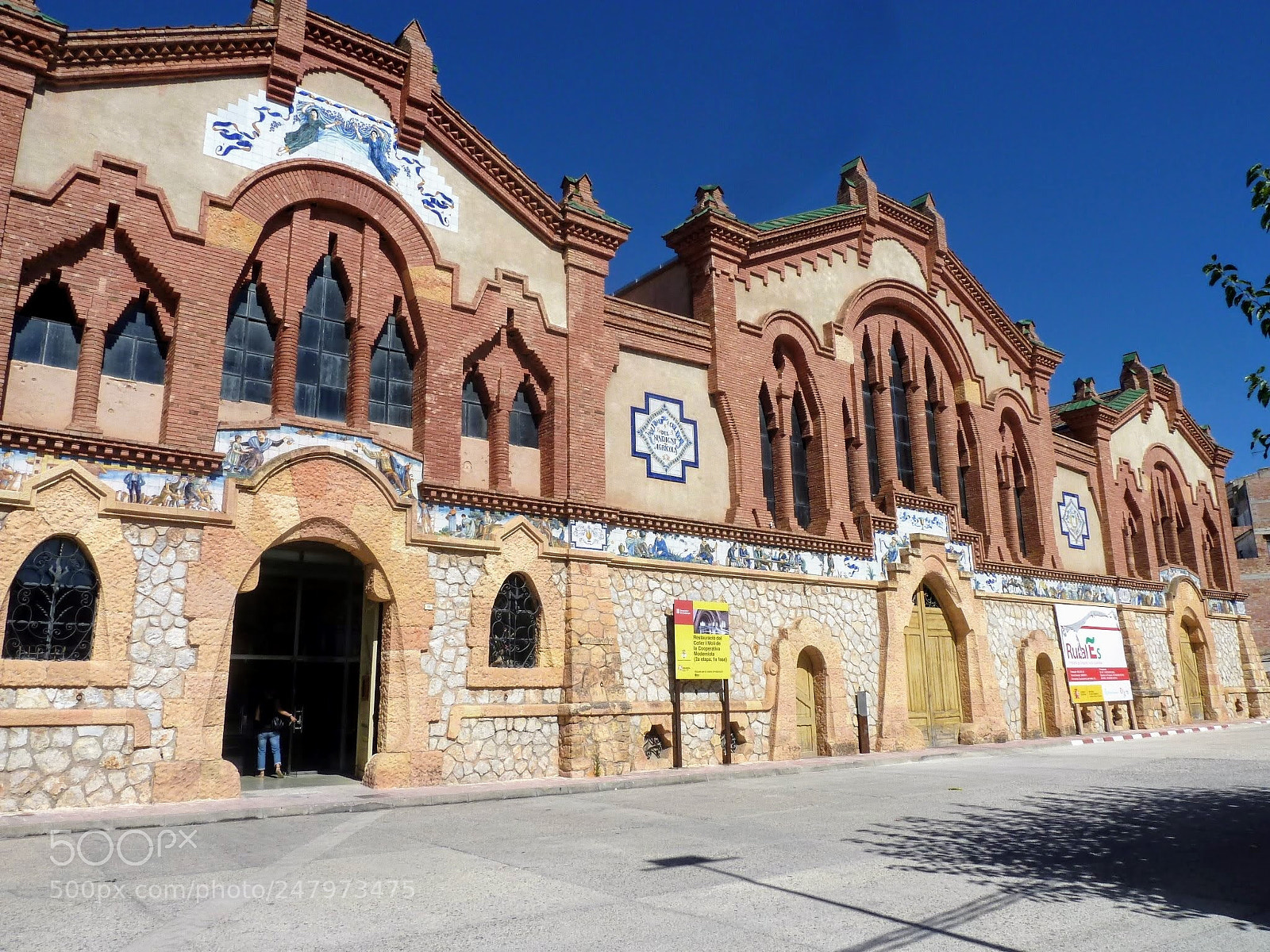 Panasonic Lumix DMC-ZS5 (Lumix DMC-TZ8) sample photo. Celler cooperatiu del pinell photography