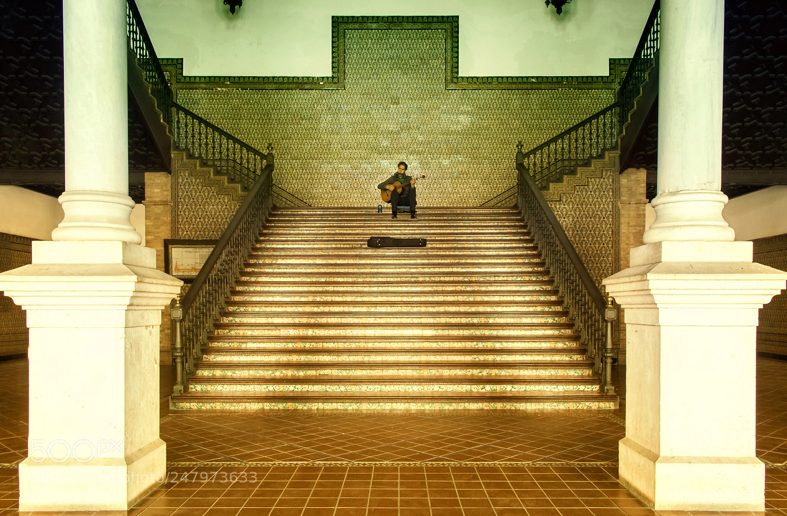 Canon EOS 760D (EOS Rebel T6s / EOS 8000D) sample photo. The sad guitarrist photography