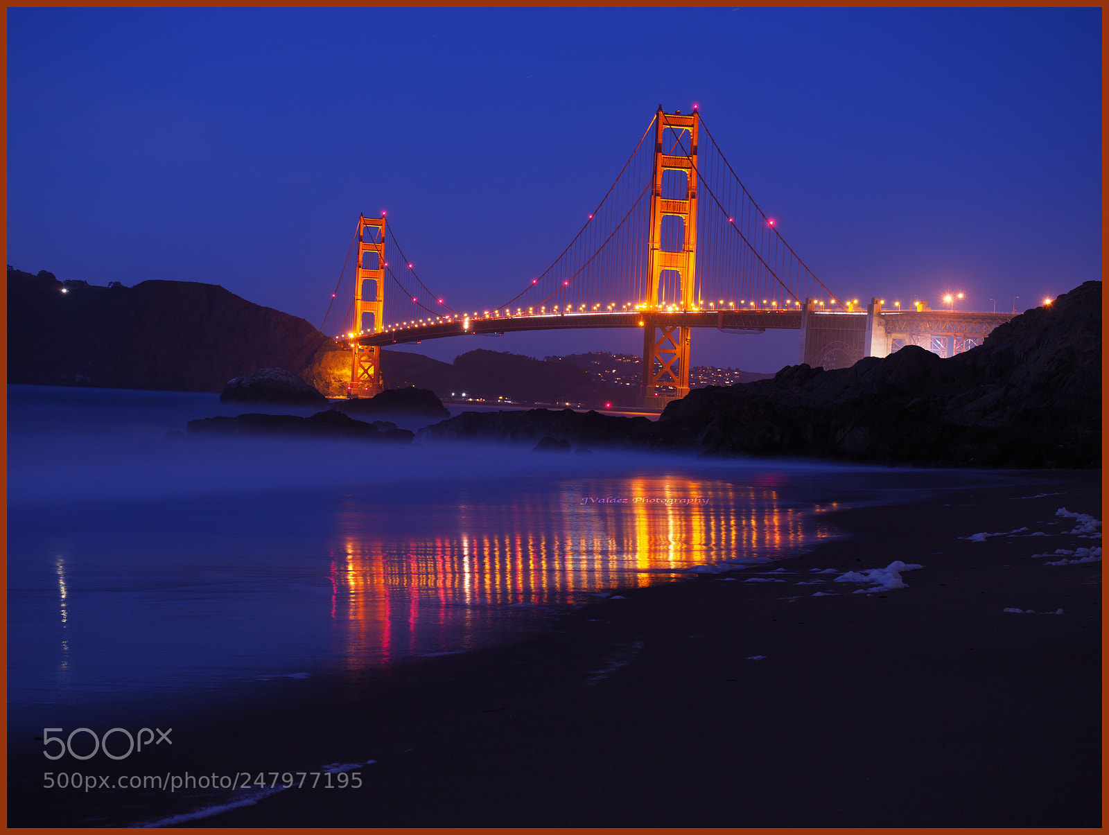 Olympus OM-D E-M1 Mark II sample photo. Golden gate lights reflect photography