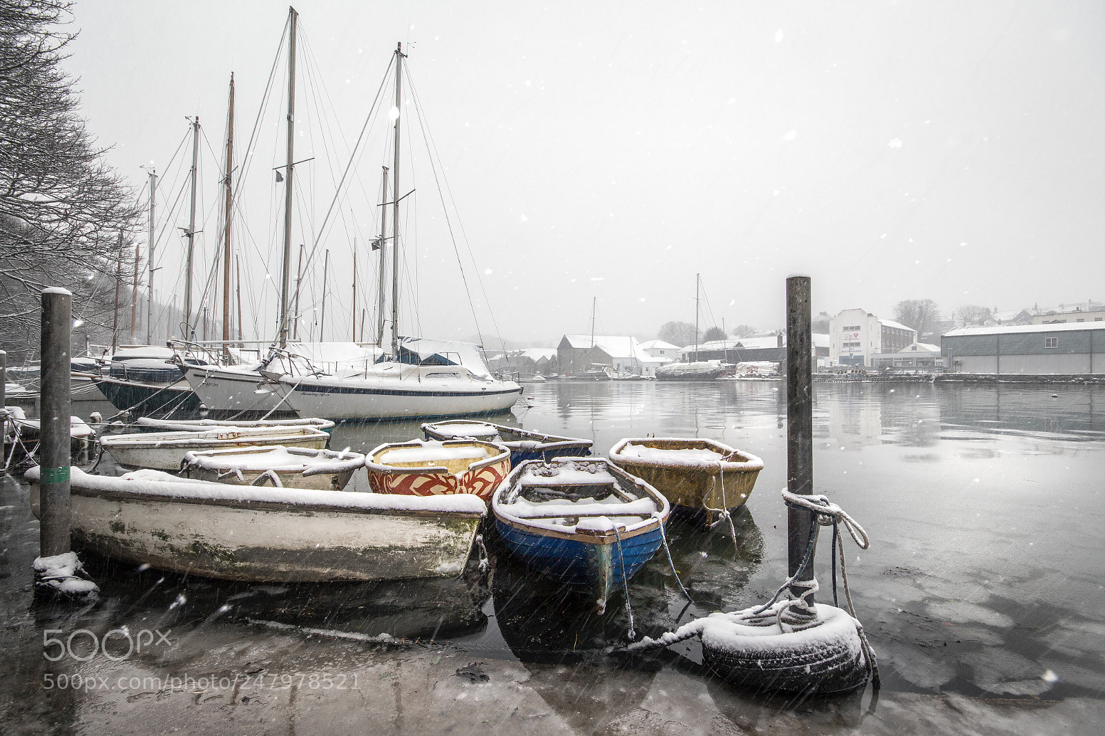 Canon EOS 700D (EOS Rebel T5i / EOS Kiss X7i) sample photo. Icy penryn river photography