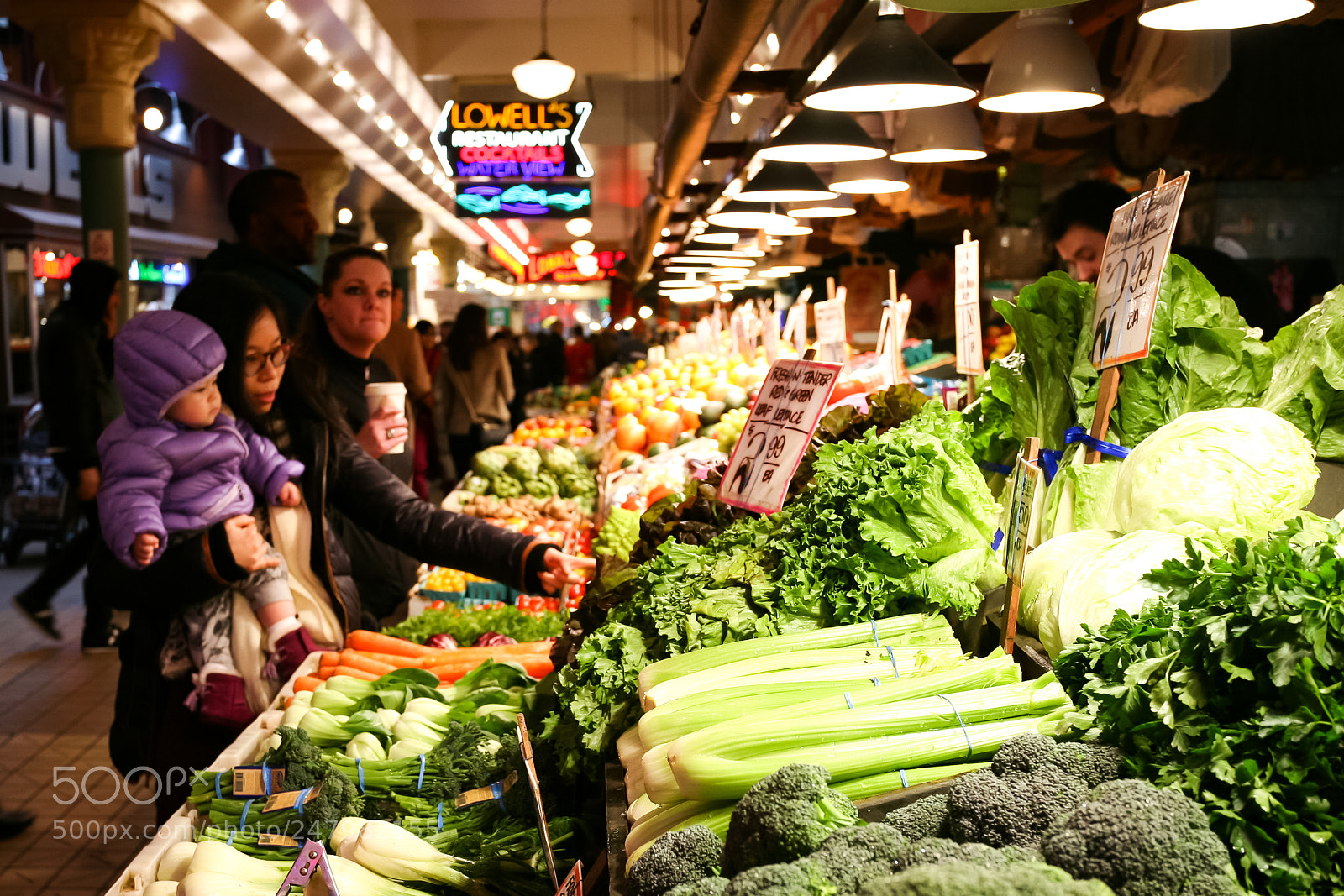 Canon EOS 5D sample photo. Shopping for produce photography
