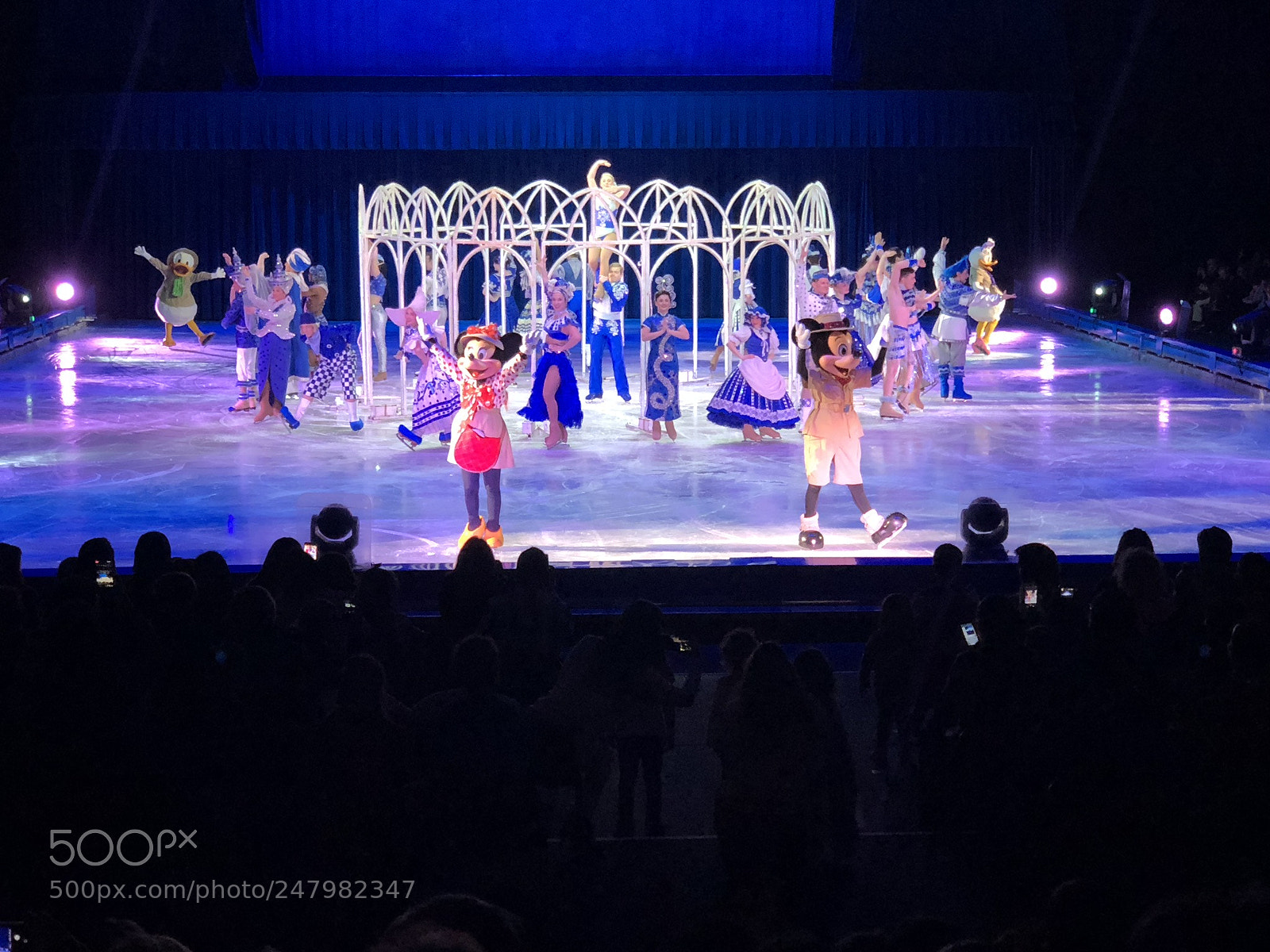 Apple iPhone X sample photo. Disney on ice photography