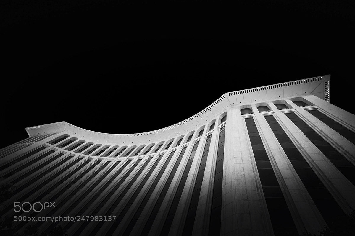 Fujifilm X-T1 sample photo. Curved up bldg web photography