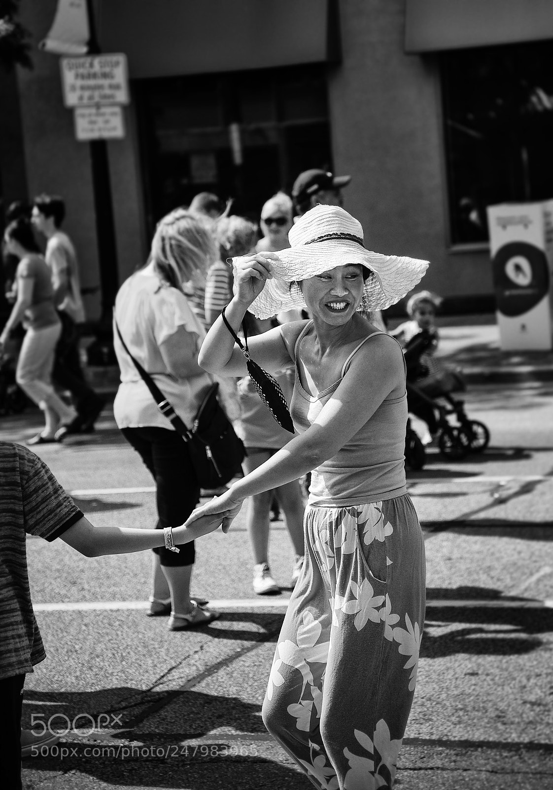 Nikon Df sample photo. Hold onto your hat photography