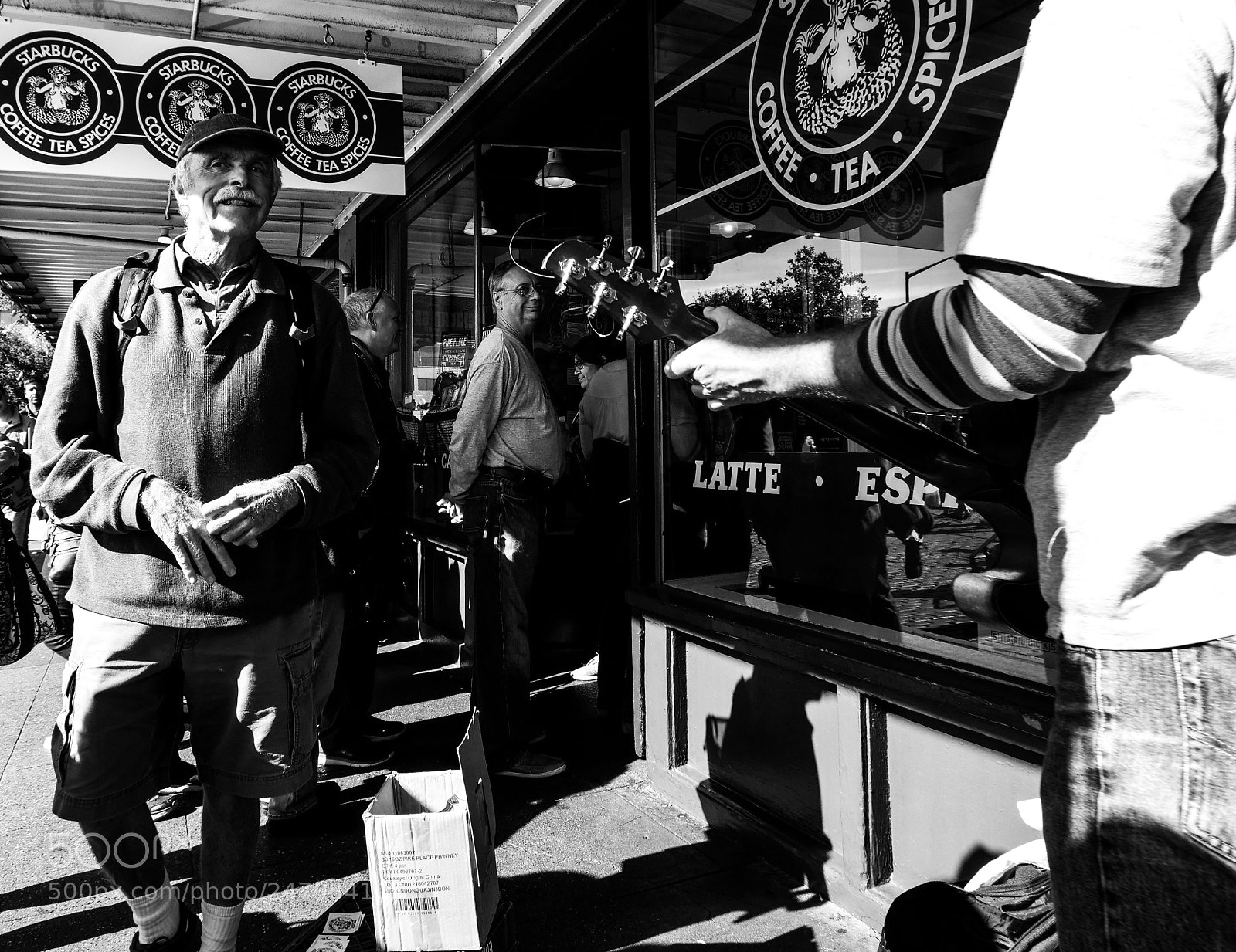 Panasonic Lumix DC-GH5 sample photo. Starbucks photography