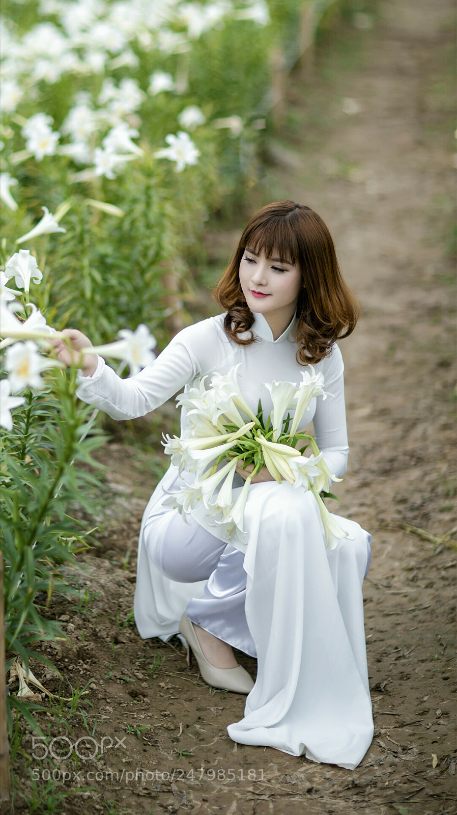 Canon EOS-1D X Mark II sample photo. Long dress photography