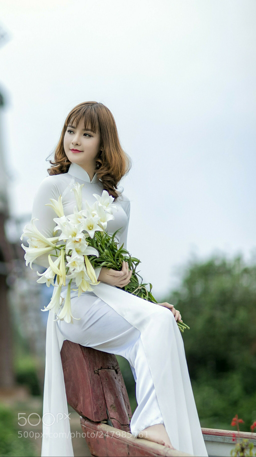 Canon EOS-1D X Mark II sample photo. Long dress photography