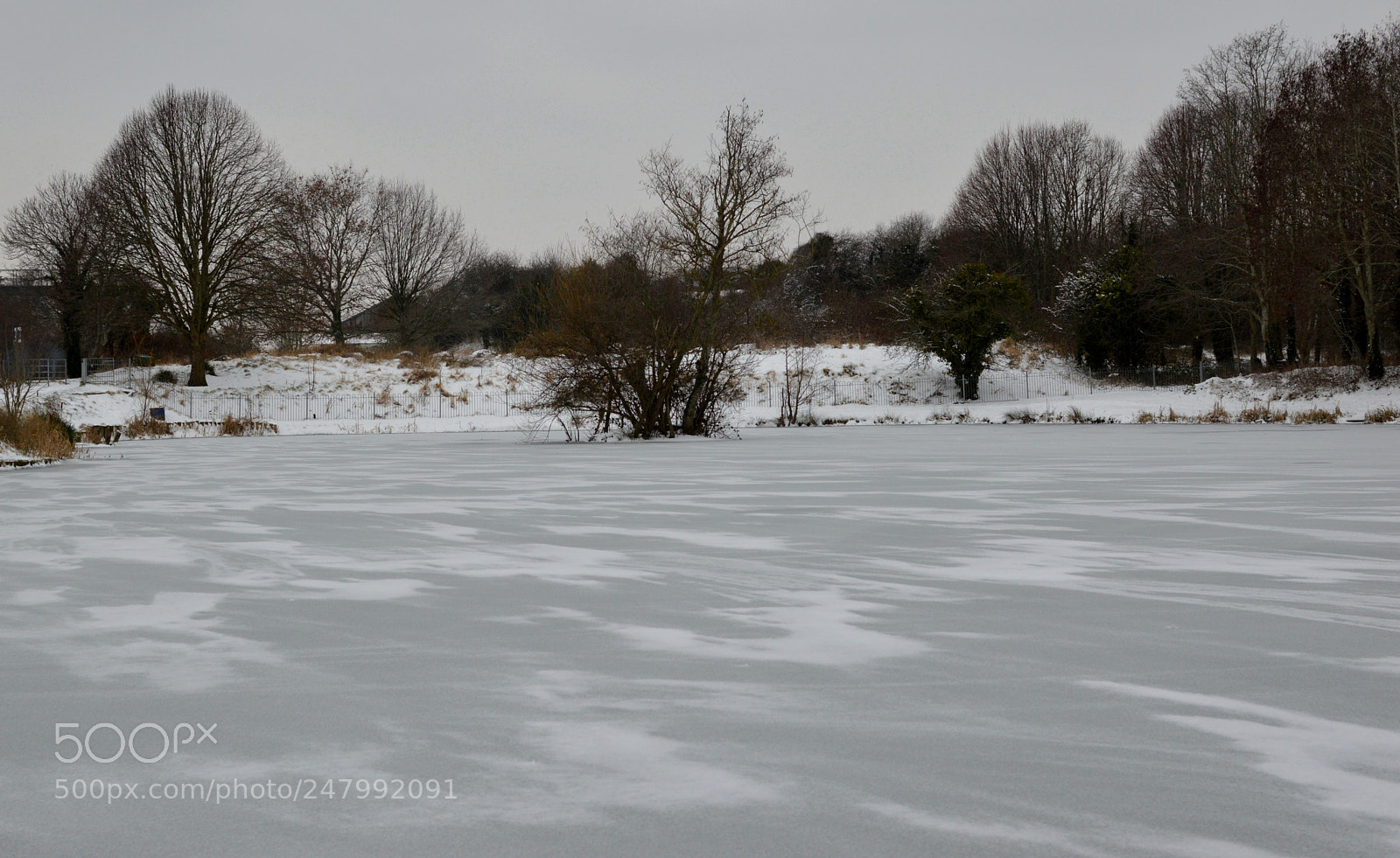 Nikon D3200 + Nikon AF-S DX Nikkor 35mm F1.8G sample photo. Ice & snow photography