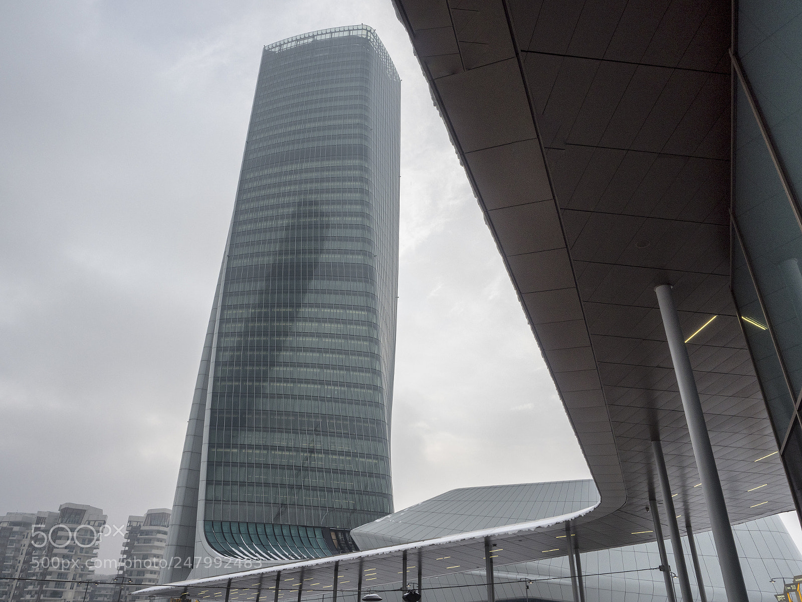 Olympus OM-D E-M1 Mark II sample photo. Snowing in citylife, milan photography