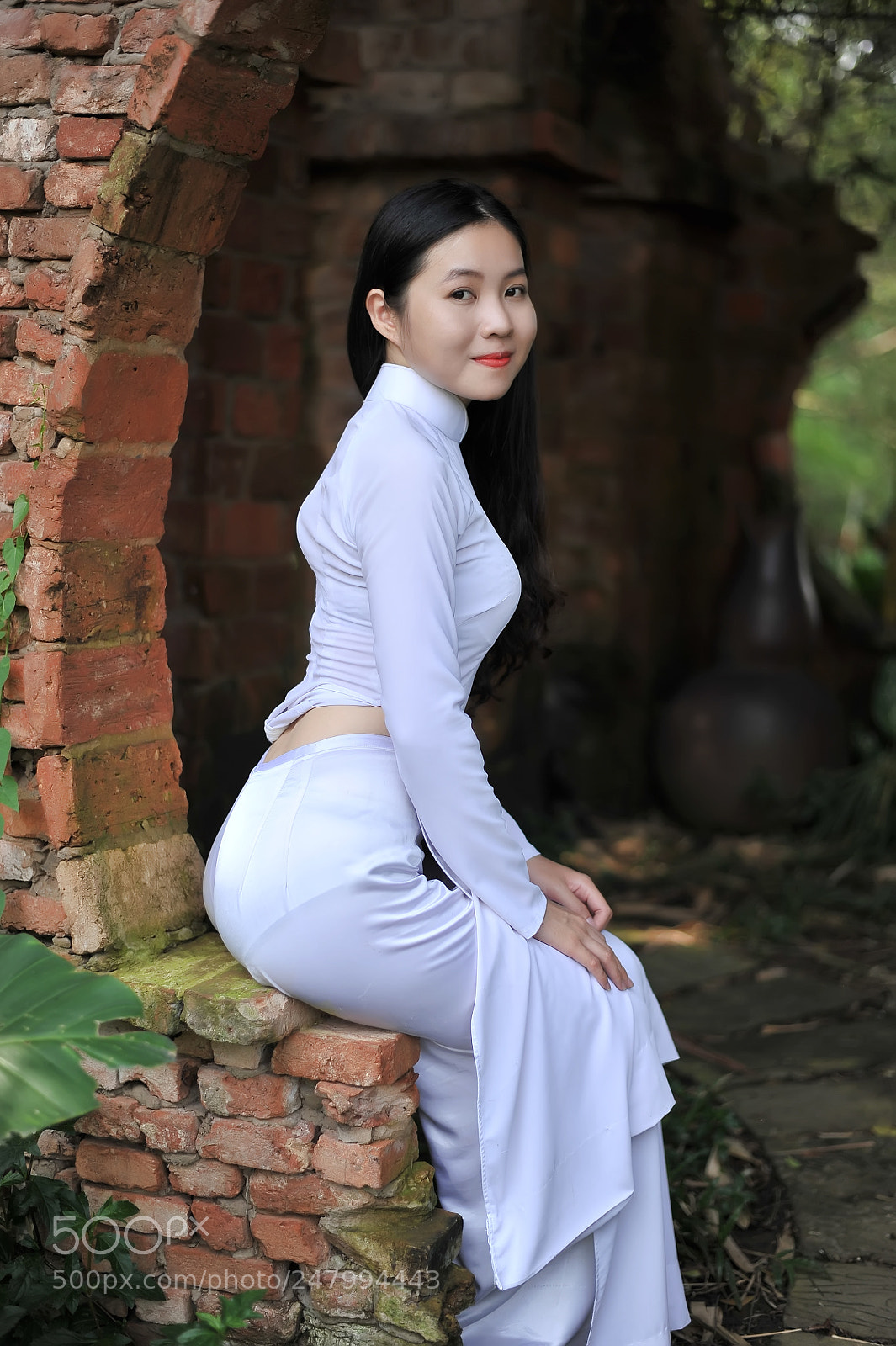 Nikon D3 sample photo. Long dress photography