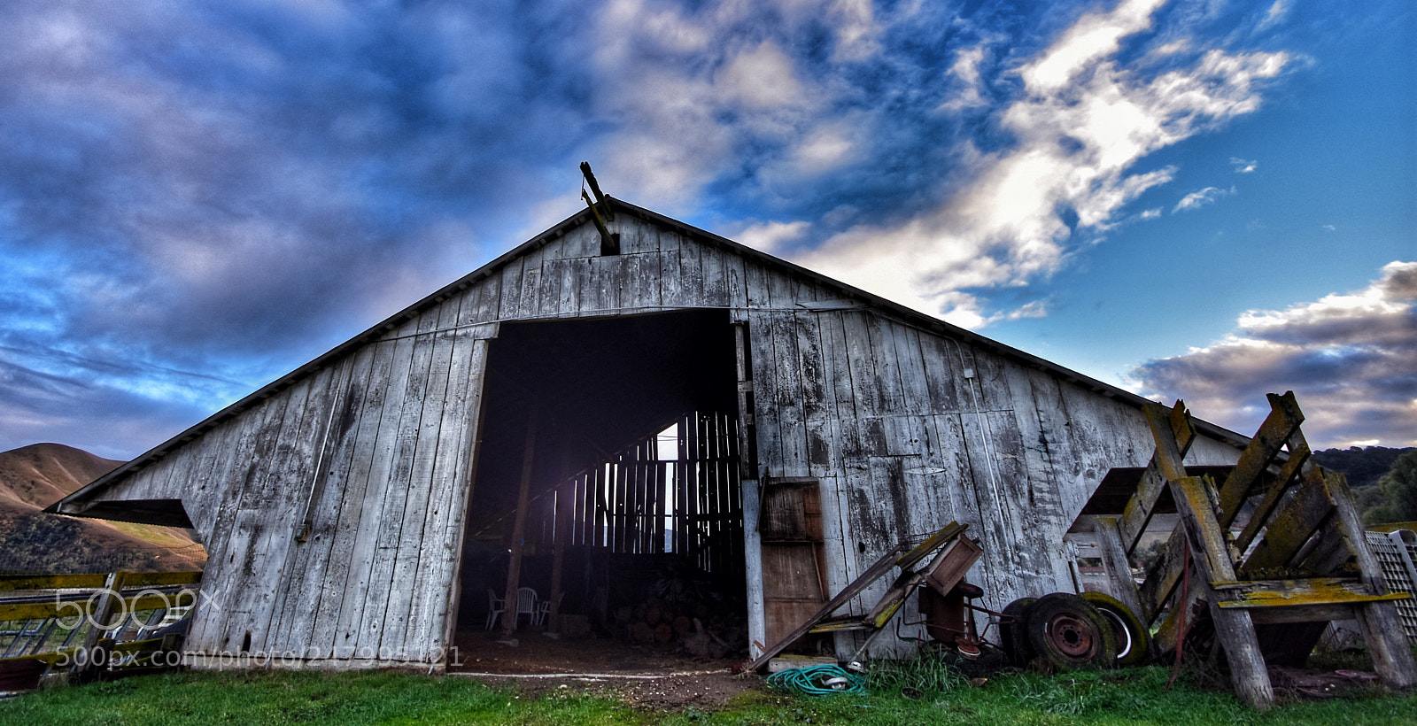 Nikon D3400 sample photo. Barn against painted sky photography