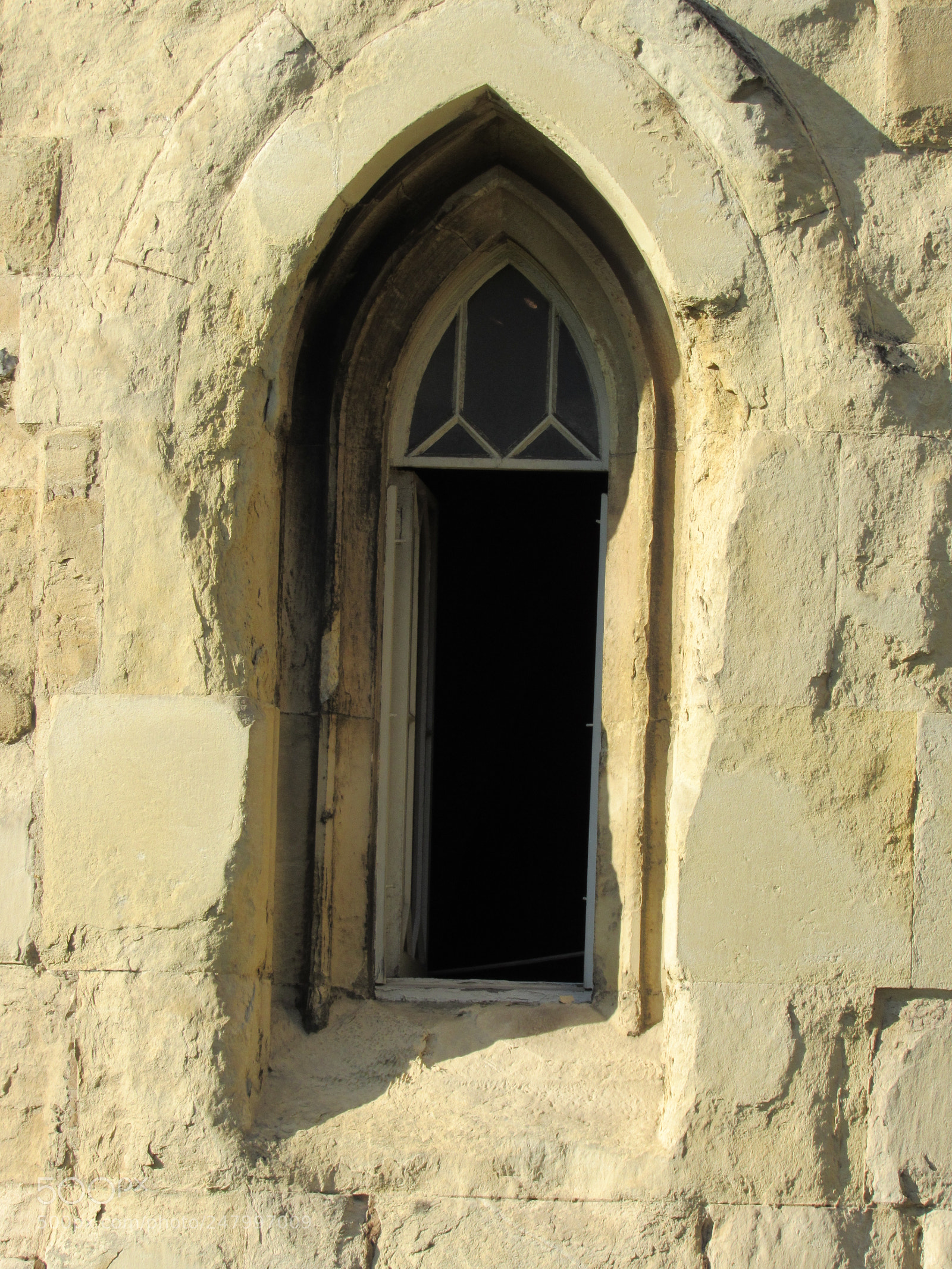 Canon PowerShot SX520 HS sample photo. Window photography
