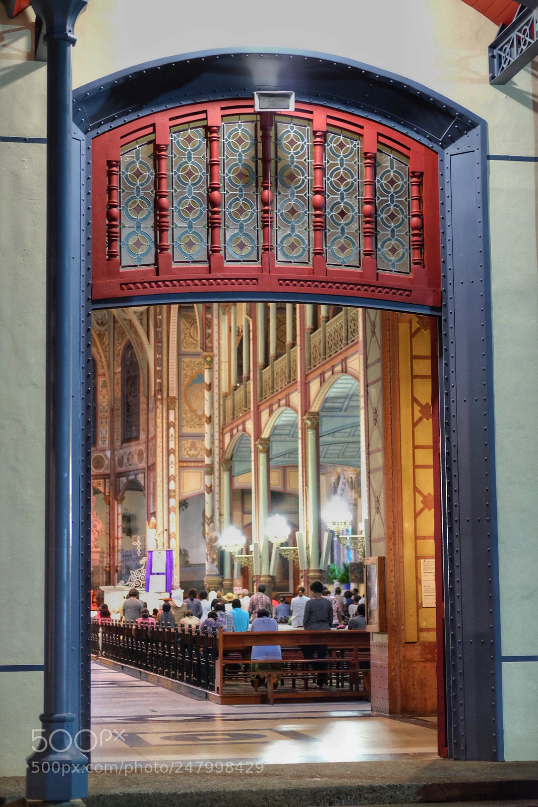 Fujifilm X-T10 sample photo. Jour de messe photography