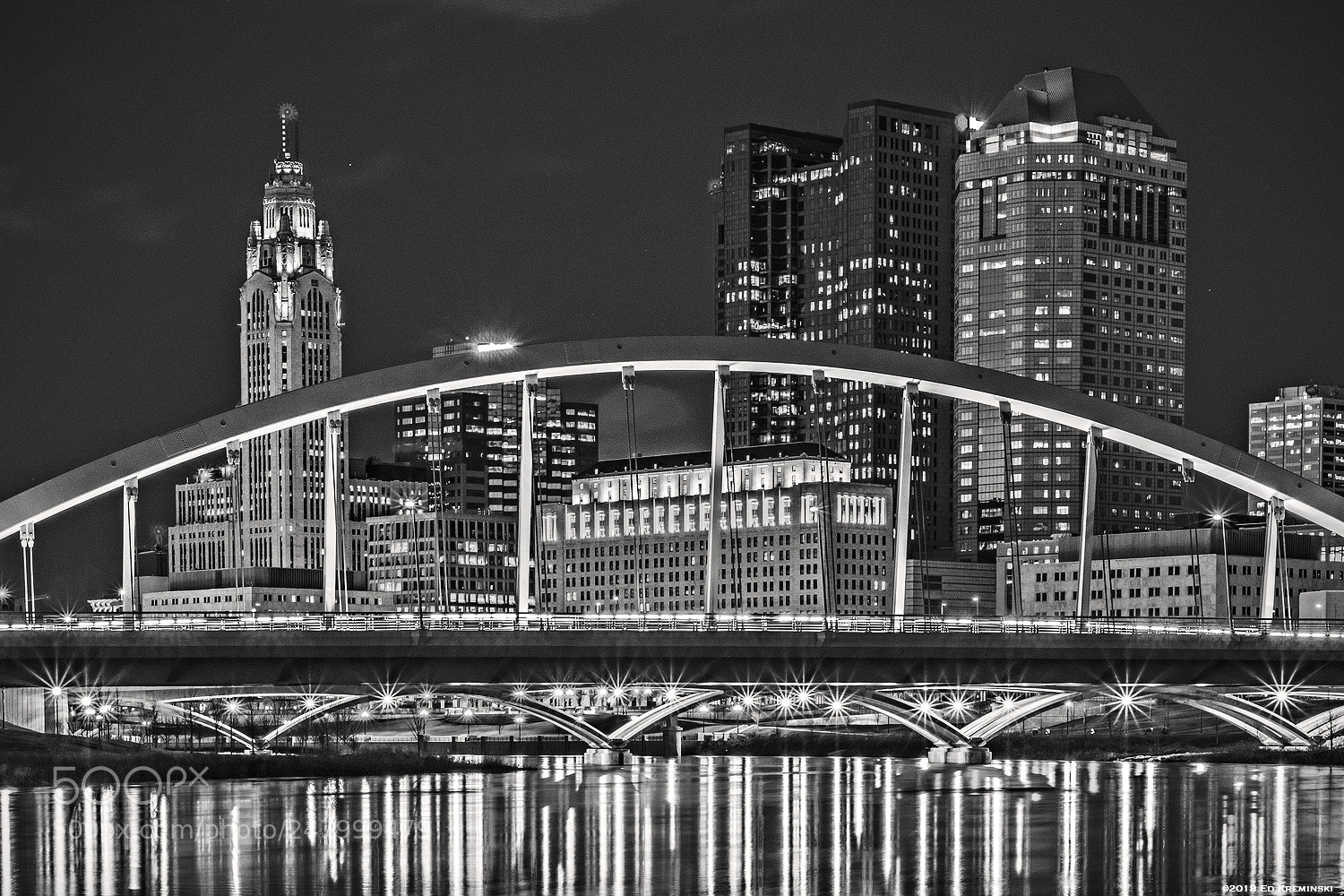 Fujifilm X-T2 sample photo. Cbus in b&w photography