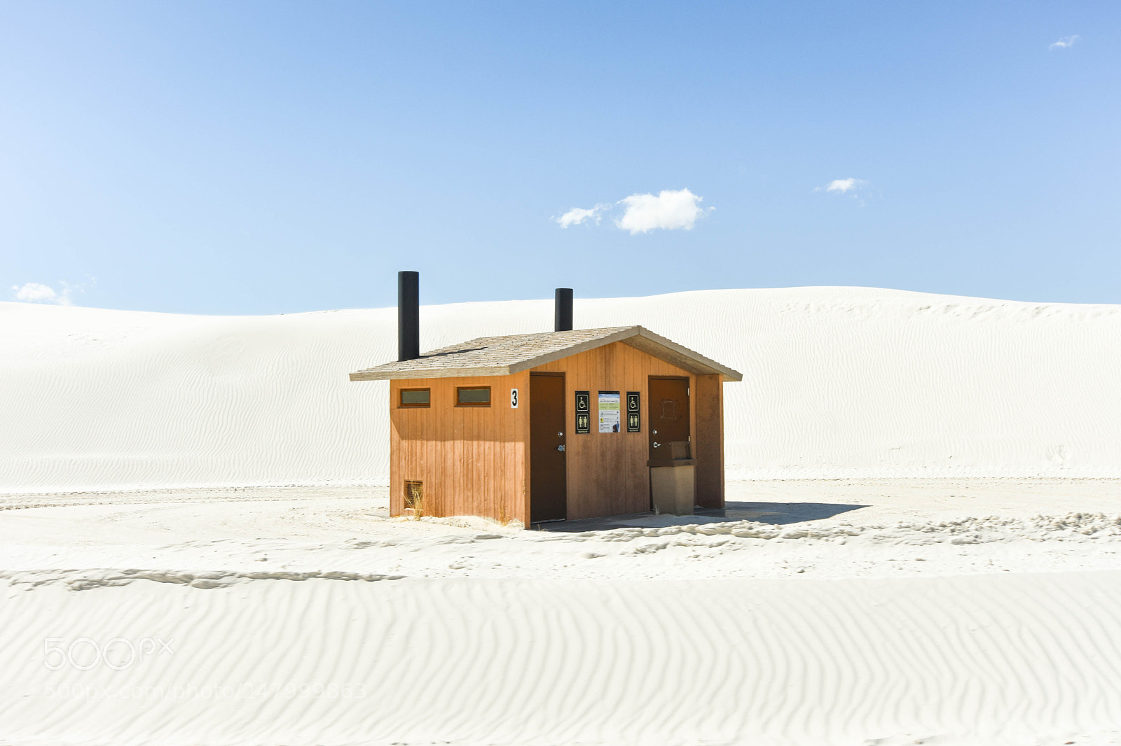 Nikon D7200 sample photo. Outhouse in white sands photography