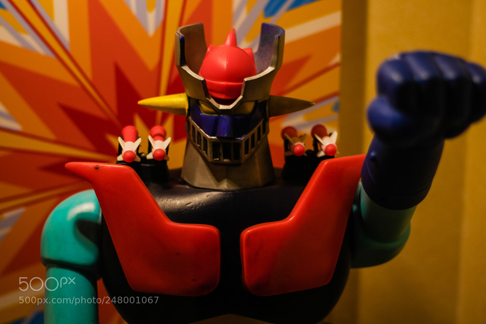 Canon EOS 650D (EOS Rebel T4i / EOS Kiss X6i) sample photo. Robot action figure photography