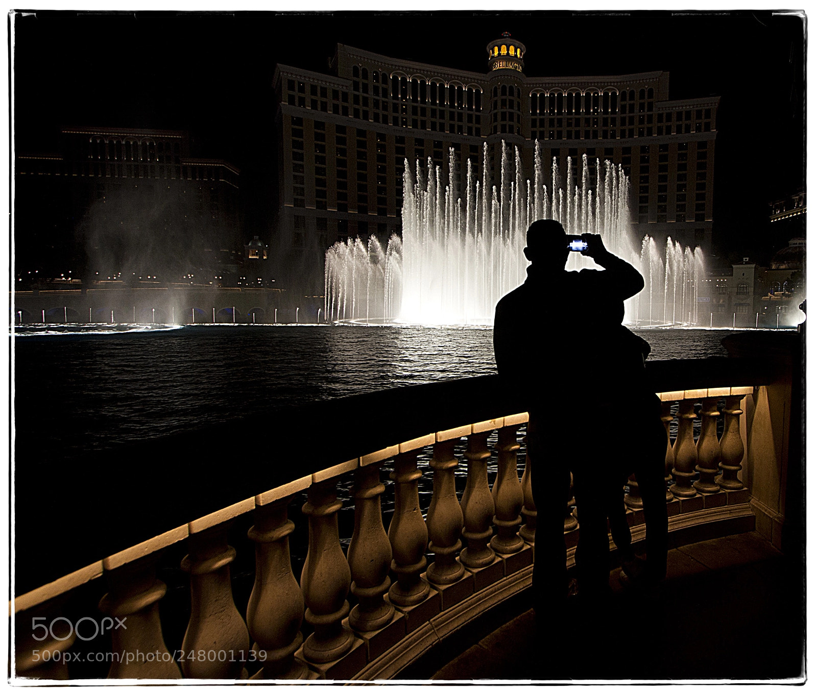 Canon EOS 7D sample photo. Tourists viewing the bellagio photography