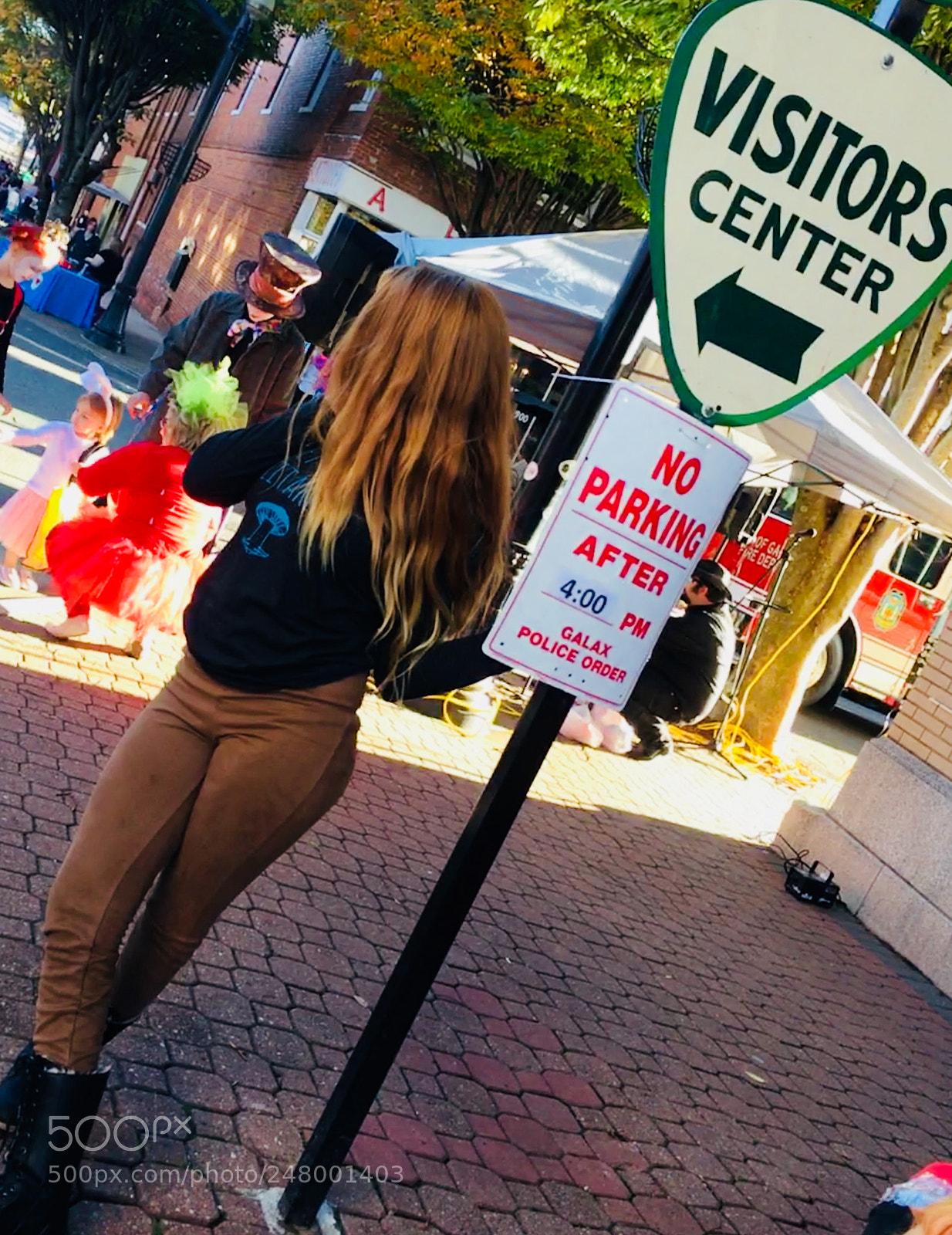 Apple iPhone 6s Plus sample photo. Red rhythm photography